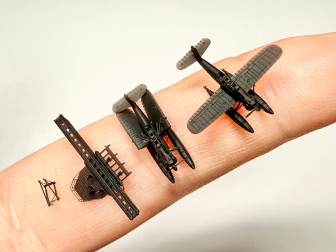 MUYIモデル G700118 1/700 ドイツ海軍 AR-196水上機&航空機カタパルト