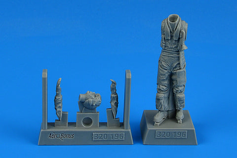 エアロボーナス 320196 1/32 現用 NATO 戦闘パイロット