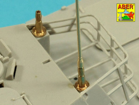 アベール R44 1/35 2NATO アンテナセット &マウントベース