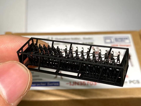 バンカースタジオ IJN35703 1/350 WWII日本海軍 フィギュアセット 3 手旗信号員,剣道試合中の乗組員 1930-1945年