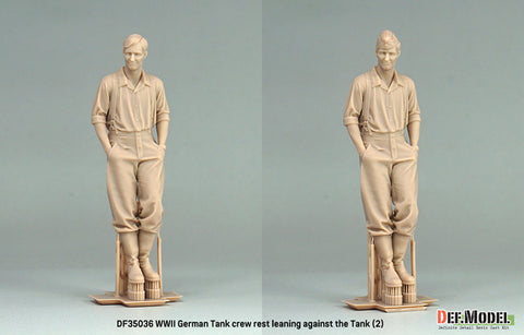 DEFモデル DF35036 1/35 WWII ドイツ軍戦車兵:ティーガーI型の前で寄りかかって休息する姿 (フィギュア1体、頭部2種)
