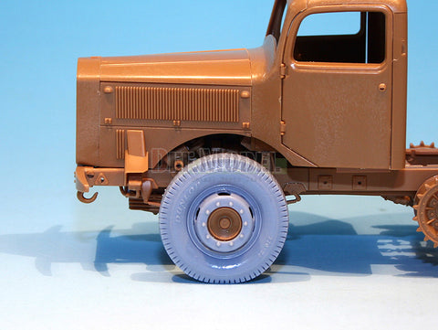 DEFモデル DW30020 1/35 連合国 L4500 R マウルティア ホイール(DUNLxP) セット (ズベズダ1/35スケール用)