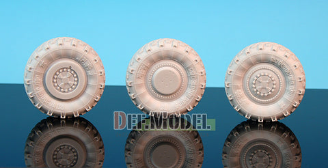 DEFモデル DW35028 1/35 現用 ドイツ GTK ボクサー GTFz 自重変形タイヤセット(レベル用)(4種各2個入り,ホイールキャップ3種,マスキングシール付き)