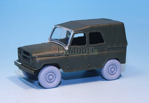DEFモデル DW35048 1/35 現用 ソビエト/ロシア UAZ-469 小型車両 自重変形タイヤセット(トランペッター用)(2種各2個+スペアタイヤ1個入り,マスキングシール付き)