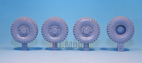 DEFモデル DW35049 1/35 現用 アメリカ Mk.23 MTVR 汎用トラック 自重変形タイヤセット(トランペッター用)(3種各2個+スペアタイヤ1個入り,マスキングシール付き)