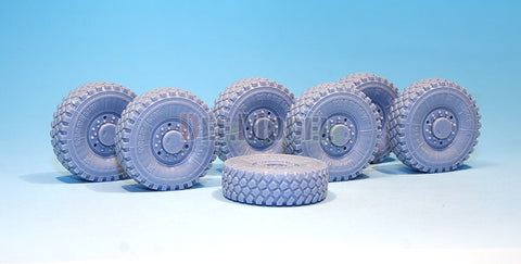 DEFモデル DW35049 1/35 現用 アメリカ Mk.23 MTVR 汎用トラック 自重変形タイヤセット(トランペッター用)(3種各2個+スペアタイヤ1個入り,マスキングシール付き)