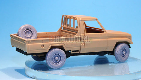 DEFモデル DW35051 1/35 現用 ピックアップトラック タイプ2 自重変形タイヤセット(1)(モンモデルVS-004用)(2種各2個+スペアタイヤ1個入り,マスキングシール付き)