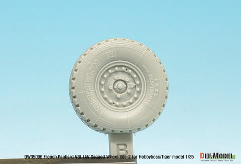 DEFモデル DW35096 1/35 現用 フランス パナール VBL 軽装甲偵察車 自重変形タイヤセット(2)(タイガーモデル/ホビーボス用)(2種各2個,マスキングシール付き)