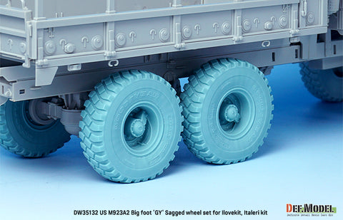 DEFモデル DW35132 1/35 現用 アメリカ M923A2 ビッグフット 大型軍用トラック 自重変形タイヤセット(グッドイヤーAT-2A)(アイラブキット/イタレリ用)(3種各2個+スペアタイヤ1個入り,マスキングシール付き)