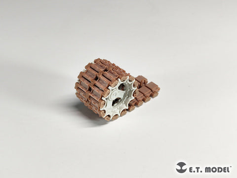 ETモデル P35-407 1/35 ロシア T-72 MBT ファミリーワークブルトラック(タイプ1)