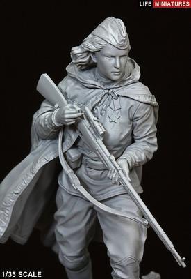 ライフミニチュア LM-35002 1/35 WWII ソビエト赤軍 女性スナイパー (全身)
