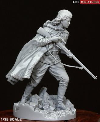 ライフミニチュア LM-35002 1/35 WWII ソビエト赤軍 女性スナイパー (全身)