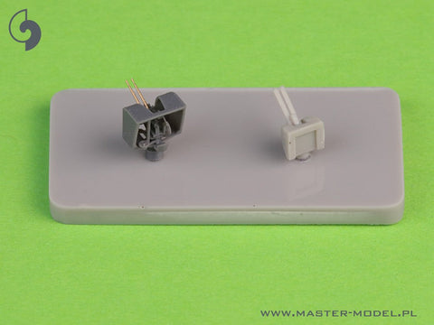 マスター SM-350-118 1/350 フランス軽巡洋艦マルセイエーズの武装 - 152mm(9個)・90mm(8個)・13.2mm(8個)砲身 樹脂製マウント付き(トランペッター用)