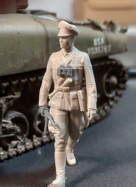 パンツァーアート FI35-188 1/35 WWIIドイツ 歩行中の武装親衛隊将校