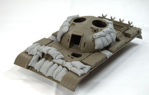パンツァーアート RE35-309 1/35 現用ロシア T-55戦車 サンドバッグアーマー