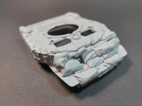 パンツァーアート RE35-770 1/35 WWIIアメリカ M5 スチュアート車体 フレーム・サンドバッグアーマー付