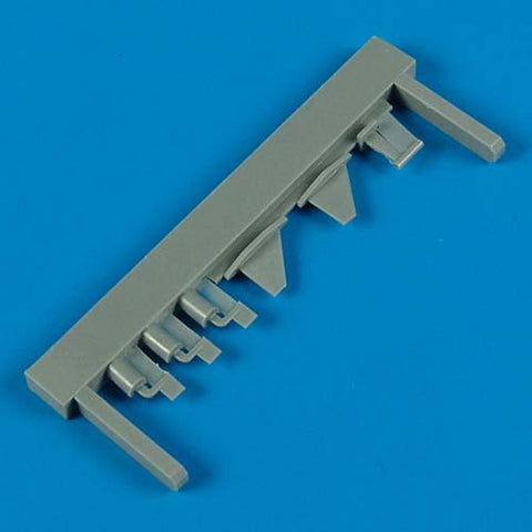 クイックブースト 32117 1/32 スホーイ Su-25K/UBK フロッグフット 胴体アンテナ(TRUMPETER用)