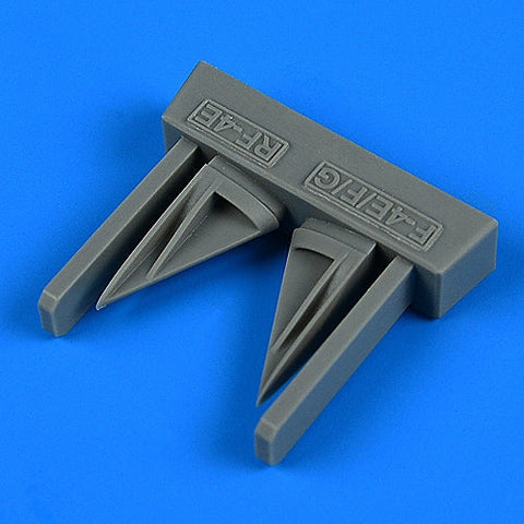 クイックブースト 32264 1/32 F-4E/F/G RF-4E ファントム II ヴァーティカル テイル エア インレット(レベル用)