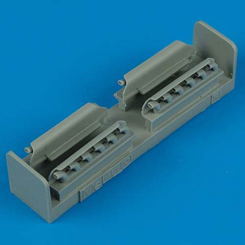 クイックブースト 48168 1/48 メッサーシュミット Me410 排気管(レベル / MONOGRAM用)