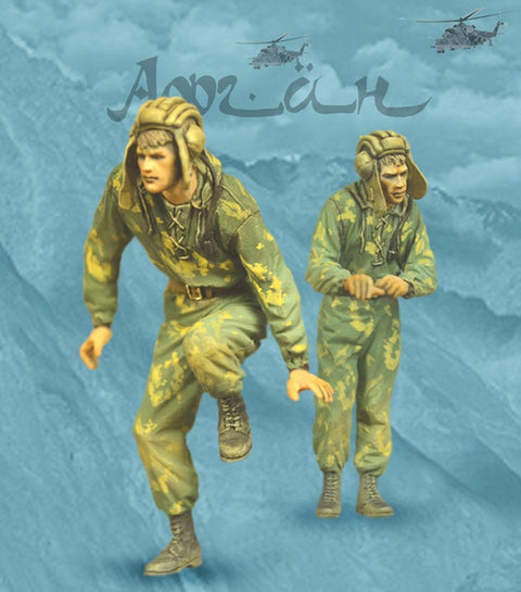 タンクモデル T-35244 1/35 ソビエト軍の歩兵戦闘車BMPの搭乗員(アフガニスタン1979-89年)(2体/1セット)