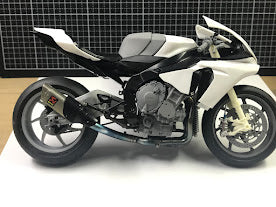 Zワークショップ Z04-002 1/12 スリップオン リンクパイプエキゾースト(チタニウム) (タミヤ 1/12 R1M (14133)用)