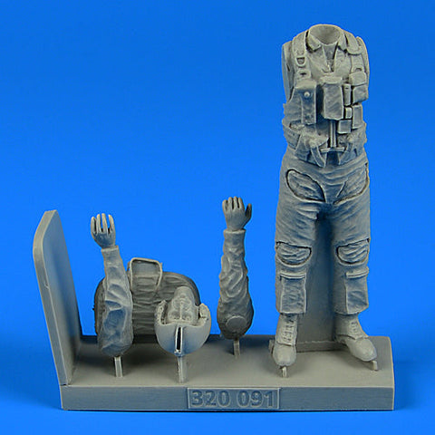 エアロボーナス 320091 1/32 アメリカ海軍パイロットw/バッグ ベトナム戦争時代
