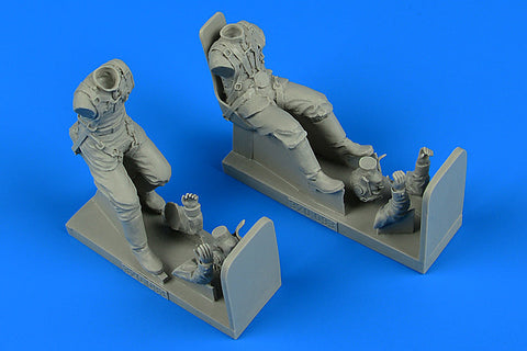 エアロボーナス 320093 1/32 ソビエト空軍 Il-2m3 パイロット&銃手 w/シート (トランぺッター用)