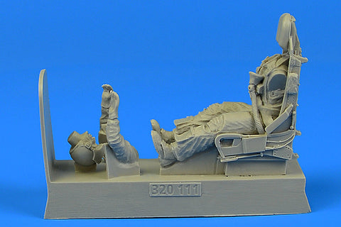 エアロボーナス 320111 1/32 F-100 スーパーセイバー パイロットw/射出座席 (トランぺッター用)