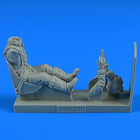 エアロボーナス 320130 1/32 アメリカ陸軍航空軍 WWII パイロット w/ P-47 サンダーボルト用シート (HASEGAWA用)