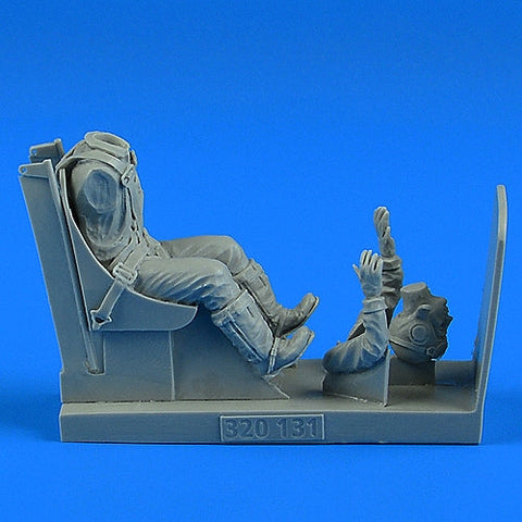 エアロボーナス 320131 1/32 アメリカ海軍 WWII パイロット w/ F4Uコルセア用シート (TRUMPETER用)
