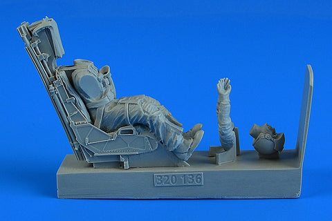 エアロボーナス 320136 1/32 アメリカ海軍 パイロット AV-8B ハリアー II 用イジェクションシート (TRUMPETER用)