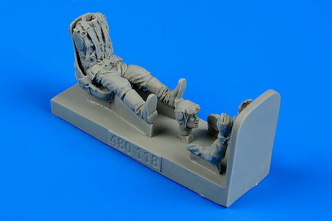 エアロボーナス 480118 1/48 ロシア 戦闘機 パイロット WWII w/ La-5用シート