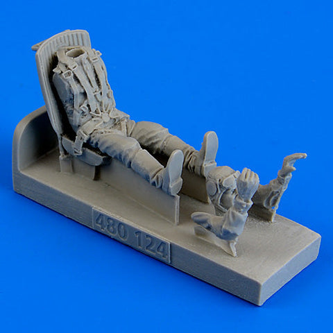 エアロボーナス 480124 1/48 ロシア 戦闘機 パイロット w/ Yak-3 / Yak-7 / Yak-9用シート