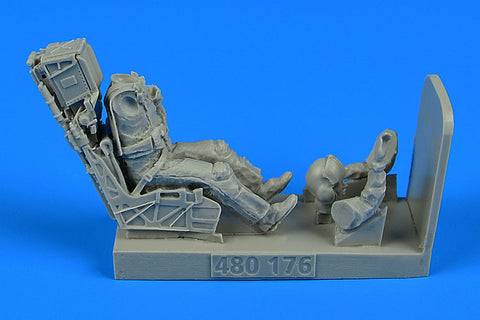 エアロボーナス 480176 1/48 アメリカ海軍 F/A-18E/F パイロット NACES射出座席付き