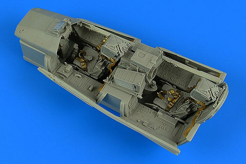 アイリス 2243 1/32 パナビア トーネード GR.1 - 初期型 コックピットセット (REVELL用)