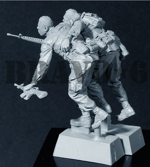 ブラボー6 35038 1/35 アメリカ海兵隊(10)”戦友の肩を借りて” テト攻勢'68(2体セット)
