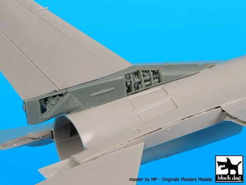 ブラックドッグ A48079 1/48 F-16 Cテール・電子機器(タミヤ用)