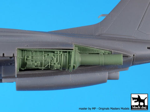 ブラックドッグ A72104 1/72 T-4 (練習機) エンジン+電子機器 (ホビーボス用)