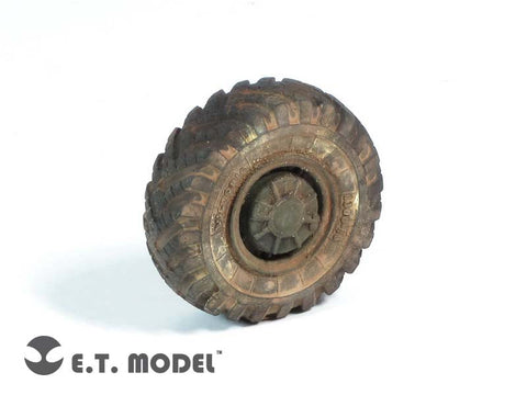 E.T.モデル ER35-025 1/35 ロシア BTR-60P 甲兵員輸送車 自重変形ロードホイール(トランぺッターキット)