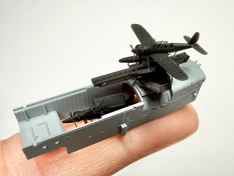 MUYIモデル G700118 1/700 ドイツ海軍 AR-196水上機&航空機カタパルト