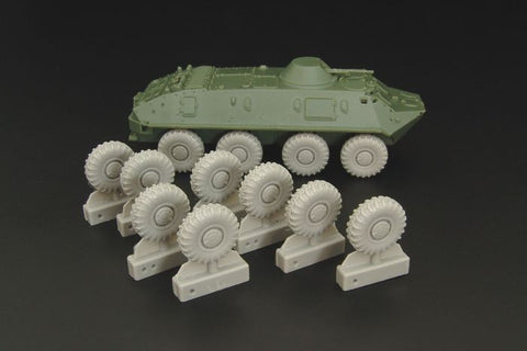 ハウラー HLH72061 1/72 現用 ロシア BTR-60 装甲兵員輸送車 レジンホイールセット(ACE, ICM, S-モデル用)
