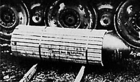 ハウラー HLU35016 1/35 WWII ドイツ ストームタイガー 38cmロケット砲弾