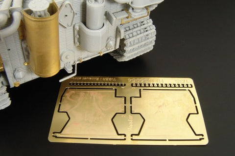 ハウラー HLU35064 1/35 WWII ドイツ タイガーI 排気管カバー(イタレリ6471用)