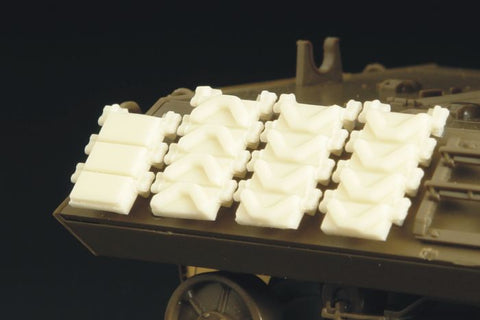 ハウラー HLX48101 1/48 WWII アメリカ M4/M10 装甲強化予備履帯セット レジン製