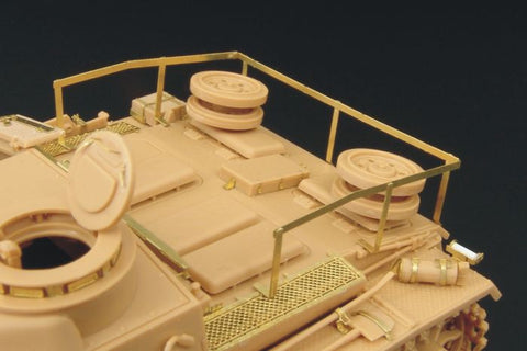 ハウラー HLX48106 1/48 WWII ドイツ III号突撃砲 G型 積載用フレーム(タミヤ用)