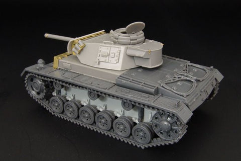 ハウラー HLX48179 1/48 WWII ドイツ III号火炎放射戦車(III号突撃砲B型使用)コンバージョンセット