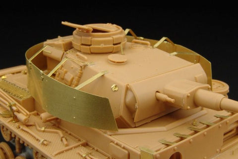 ハウラー HLX48200 1/48 WWII ドイツ III号戦車 砲塔シュルツェン(タミヤ用)