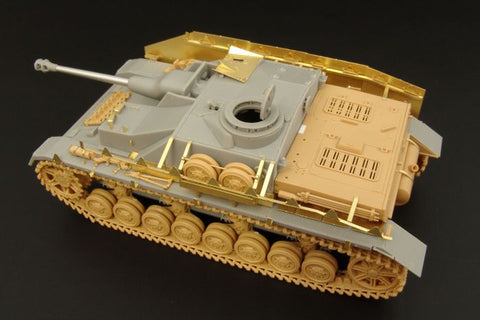 ハウラー HLX48239 1/48 WWII ドイツ Sd.Kfz.167 IV号突撃砲 コンバージョンセット(タミヤ IV号戦車用)