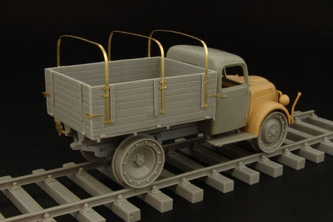 ハウラー HLX48304 1/48 WWII ドイツ シュタイヤー1500 鉄道路走行仕様 コンバージョンセット(タミヤ用)