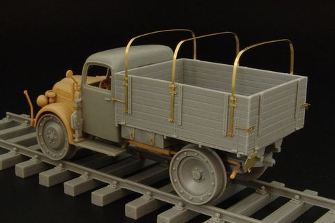 ハウラー HLX48304 1/48 WWII ドイツ シュタイヤー1500 鉄道路走行仕様 コンバージョンセット(タミヤ用)
